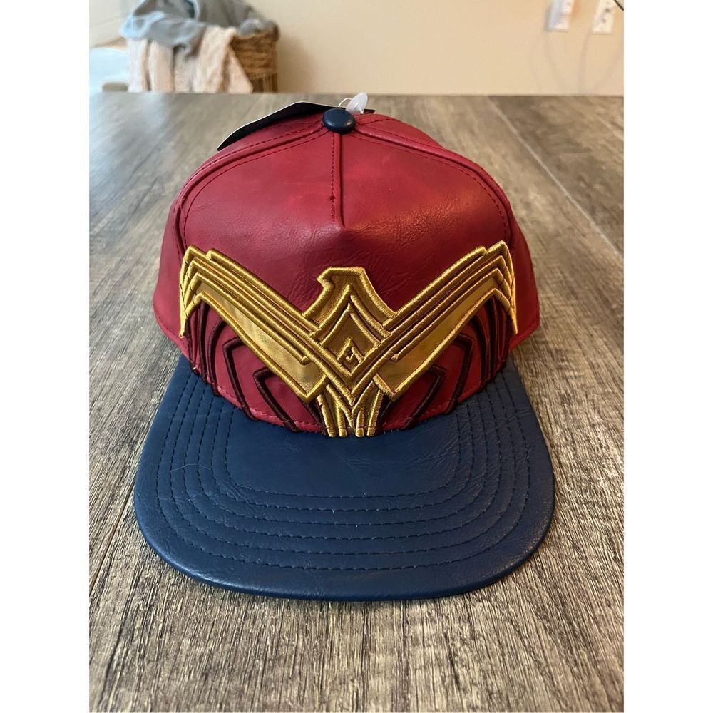 DC Comics Wonder Woman Suit Up Hat Snapback Baseball Cap One Size Fits Most NWT